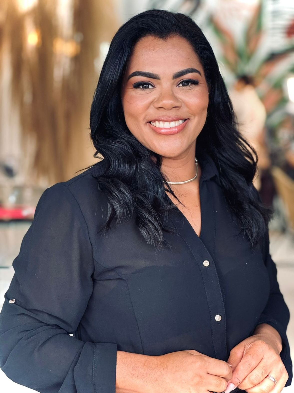 Elisangela Designer - Especialista em Sobrancelhas